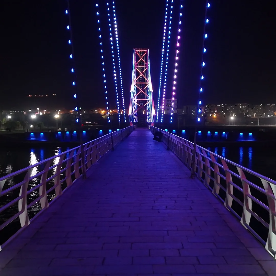 Cizre Köprüsü üzerinde Poipix piksel LED ile oluşturulan gece ışık deseni