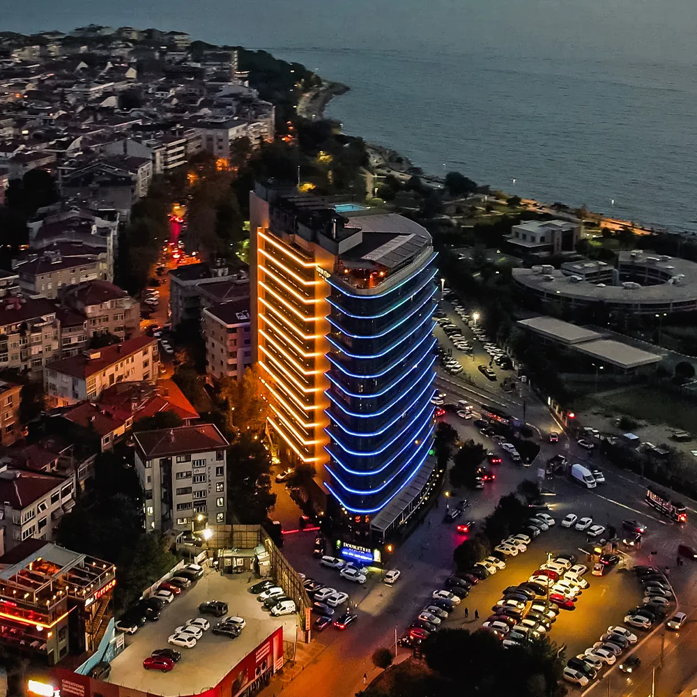 DoubleTree by Hilton Moda dış cephe LED ışık efekti