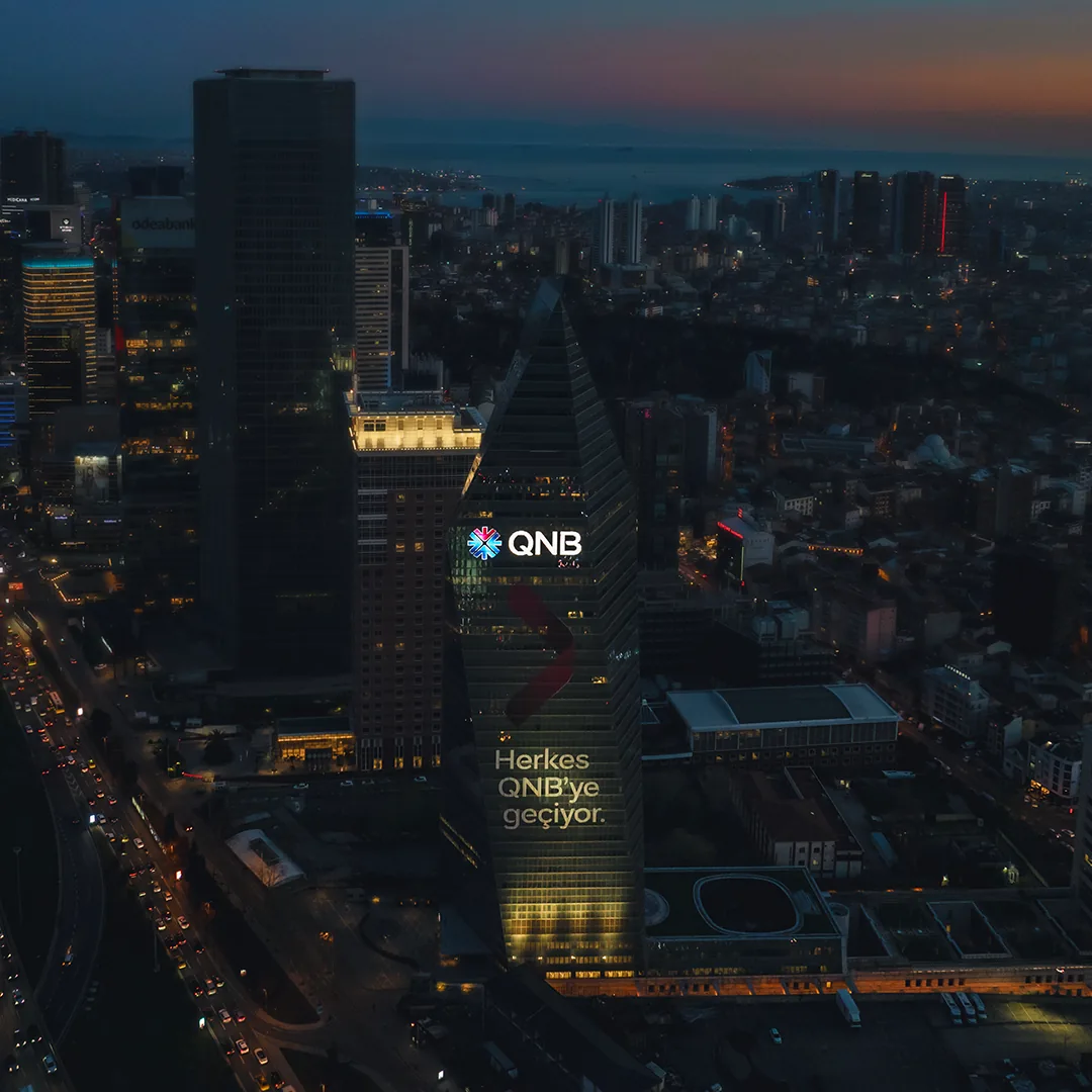 QNB Genel Müdürlük kurumsal cephe animasyon uygulaması