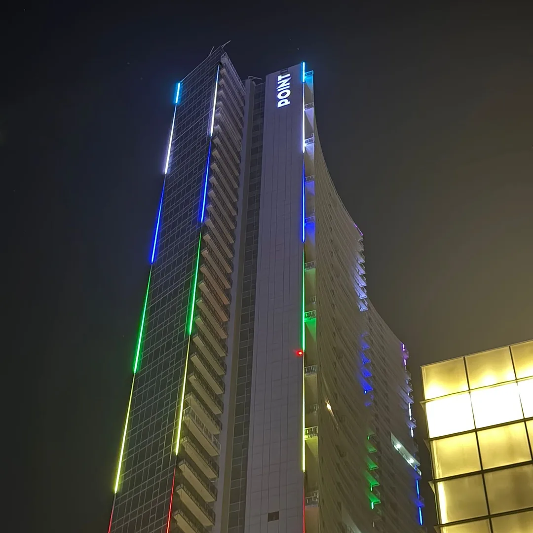 Radisson Blu piksel kontrollü cephe LED ışık efekti