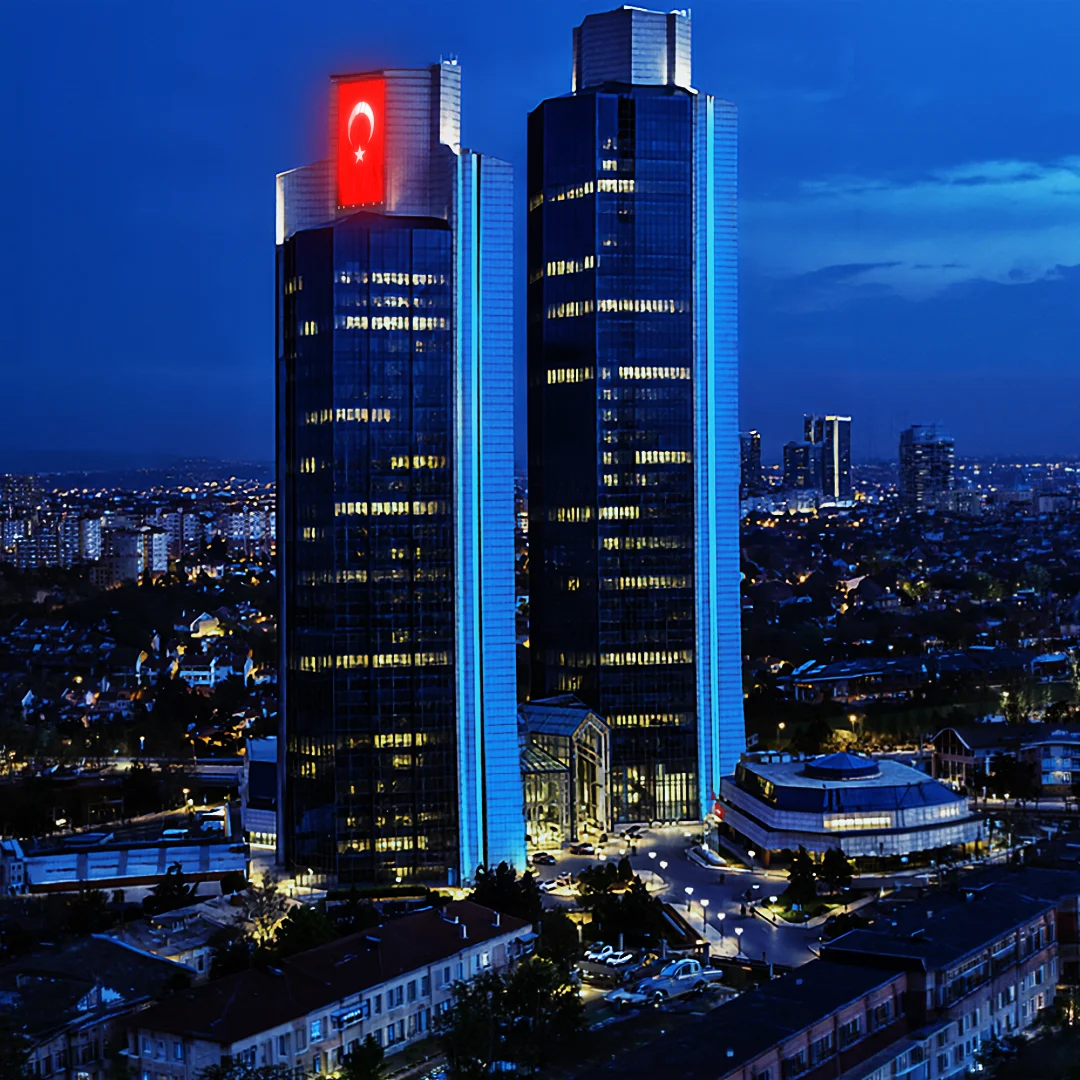 Sabancı Center kule tepesinde Poipix Mini ile oluşturulan Türk bayrağı