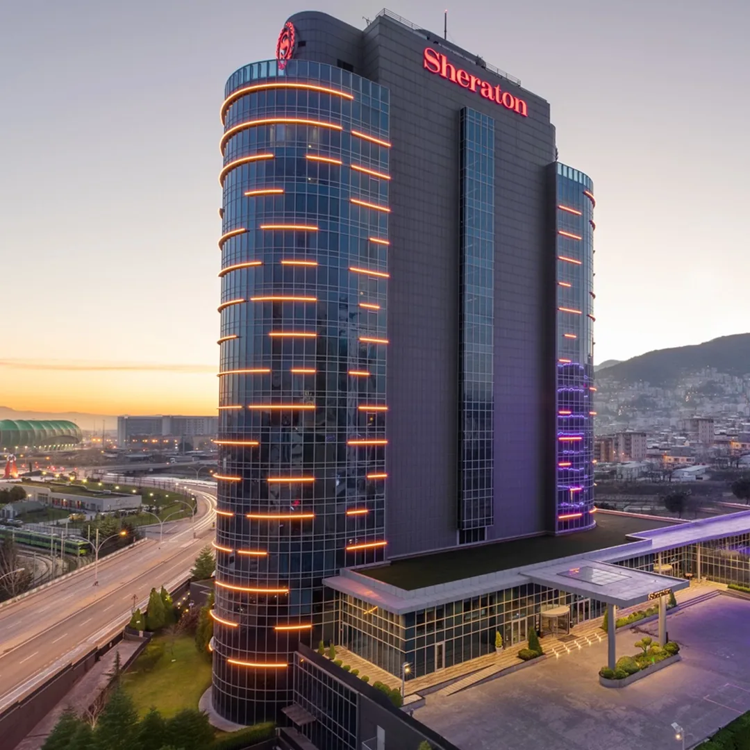 Sheraton & Aloft Bursa lineer LED dış cephe ışık etkisi
