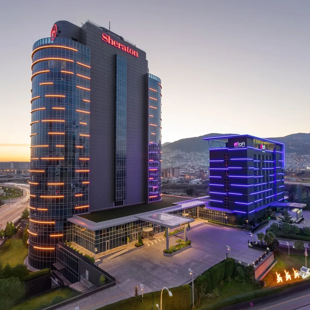 Sheraton & Aloft Bursa otel cephe aydınlatma gece görünümü