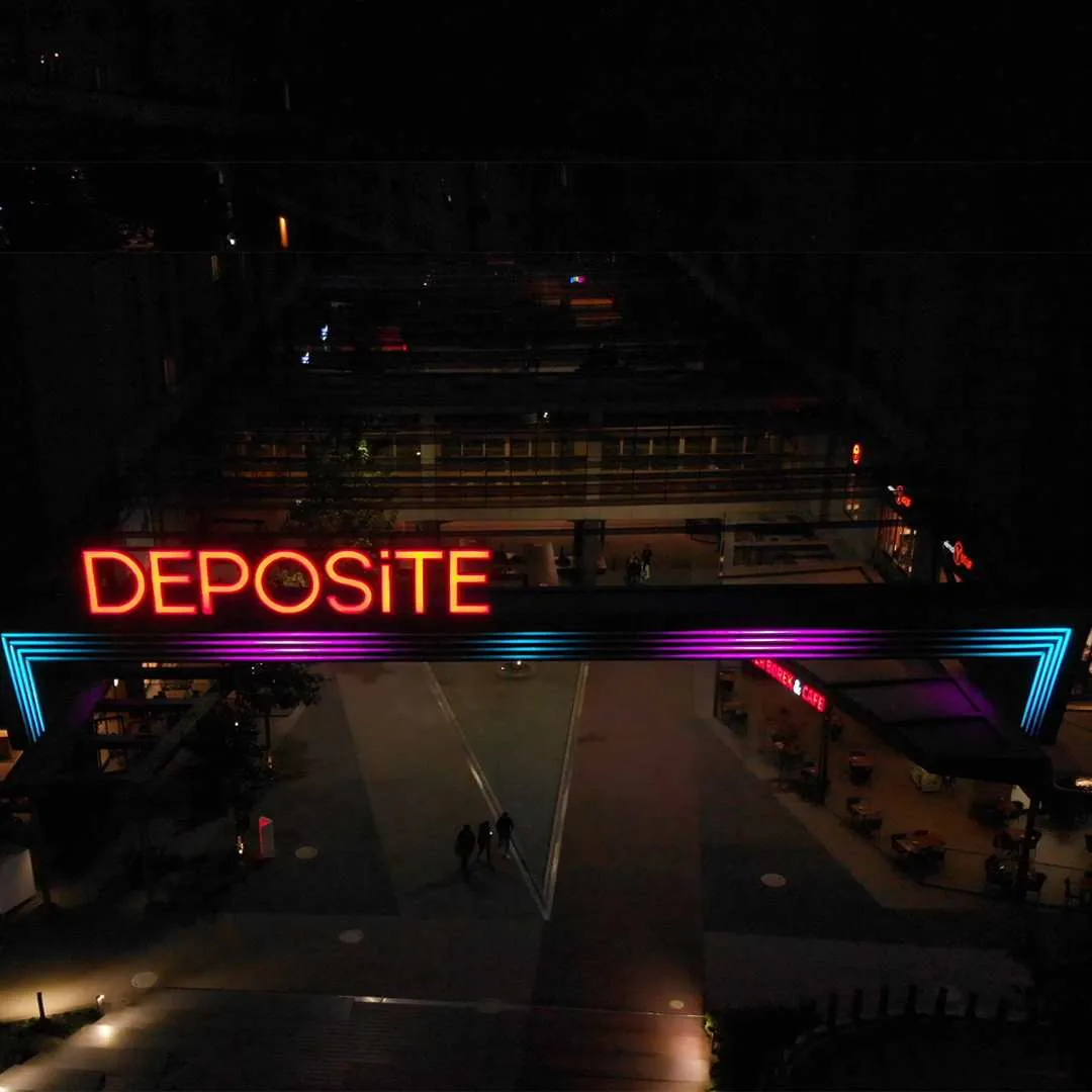 Sinpaş Deposite AVM dış cephe LED animasyon etkisi